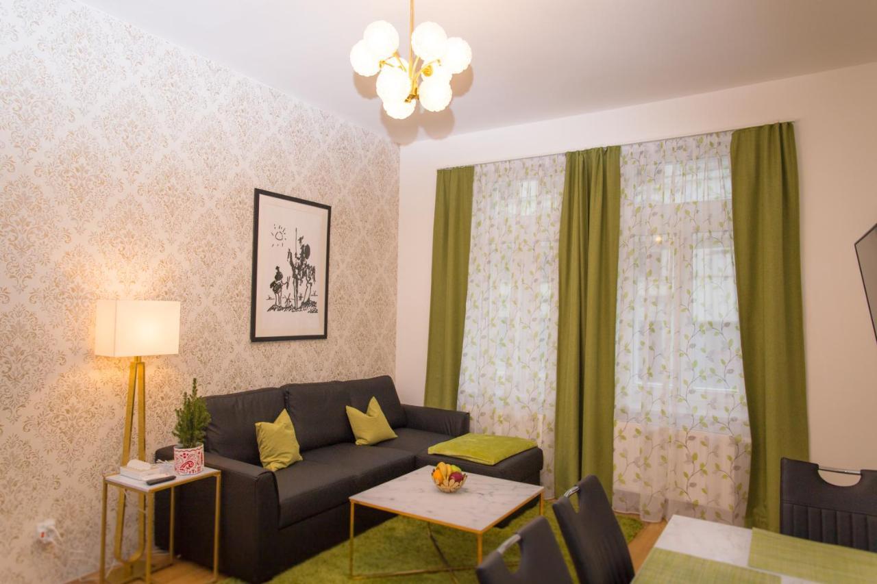 Apartment Flair By Family & Vienna