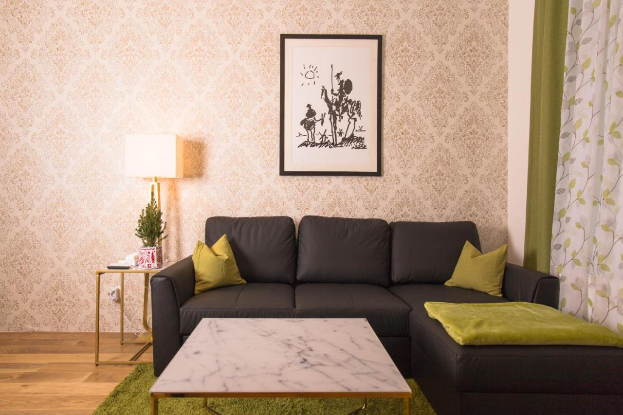 Flair By Family & Apartment